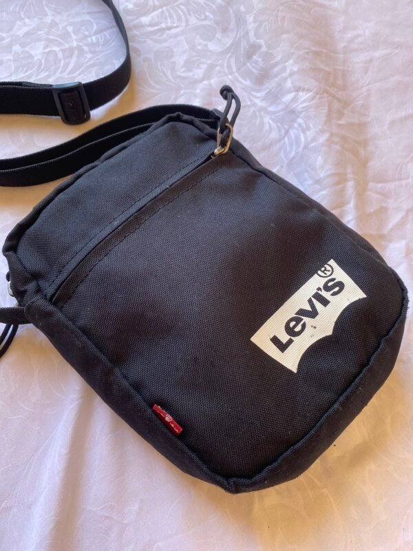LEVIS - Image 4