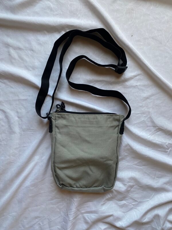 SACOCHE EASTPAK GRISE - Image 2