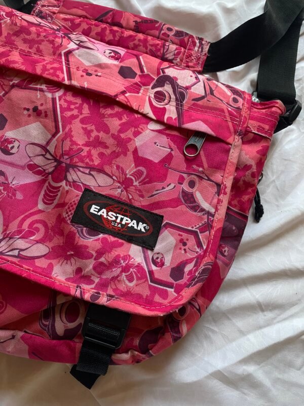 EASTPAK MESSENGER BAG PINK - Image 2