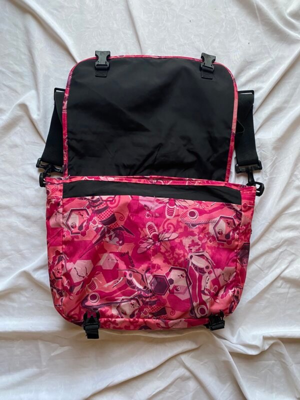 EASTPAK MESSENGER BAG PINK - Image 4