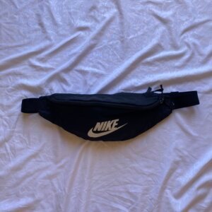 NIKE BANANA BAG