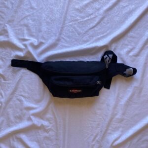 EASTPACK BANANA BLAACK