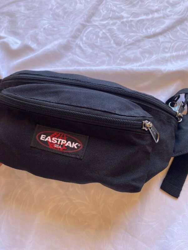 EASTPACK BANANA BLAACK - Image 2